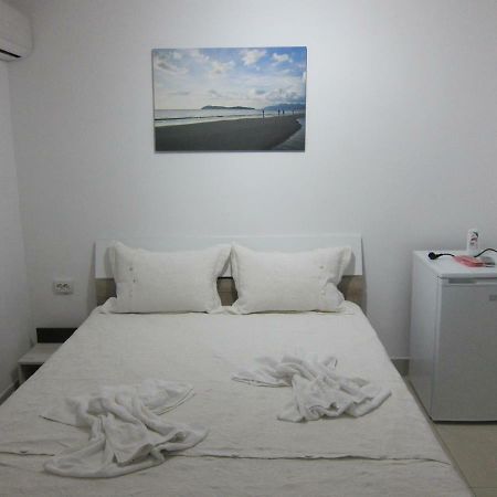 Casa Gherghisan Hotel คอสติเนช ภายนอก รูปภาพ